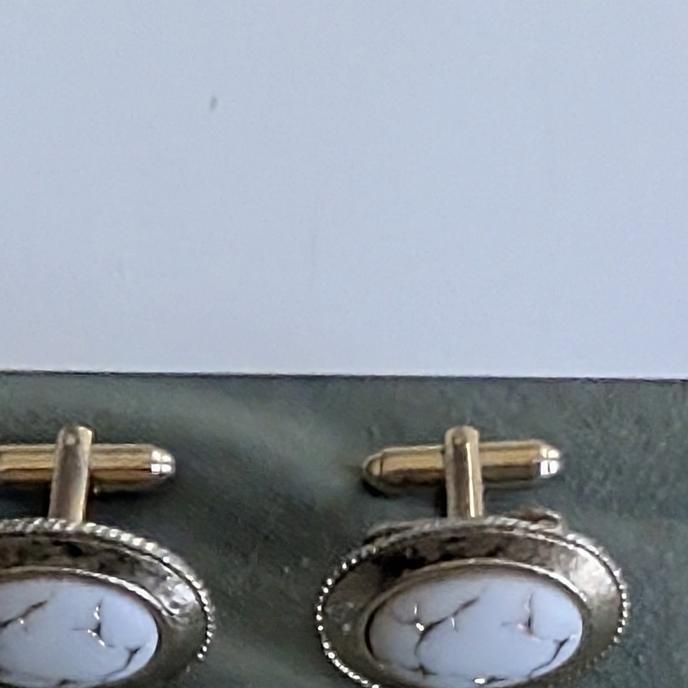 Vintage Dante White & Gold Cufflink Set. White Marbled Oval Stone Cufflinks - Picture 8 of 9